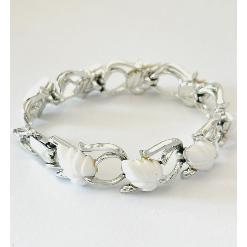 Vintage Signed STAR Silver Tone White Lucite Leaf Bracelet  7"